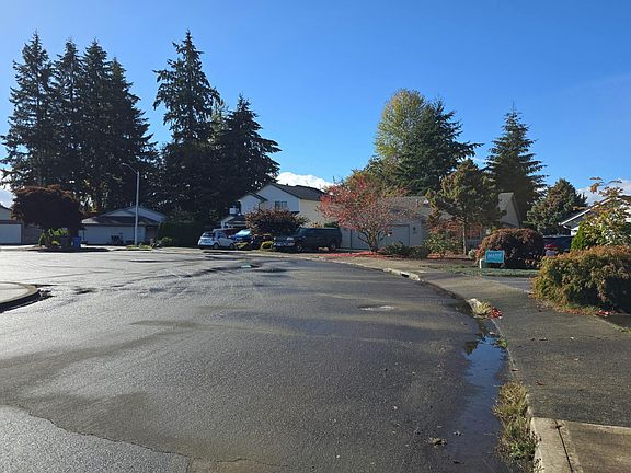 5th image of 5200 NE 72nd Cir