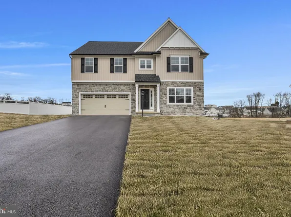 881 Ashfield Dr, Carlisle, PA 17015