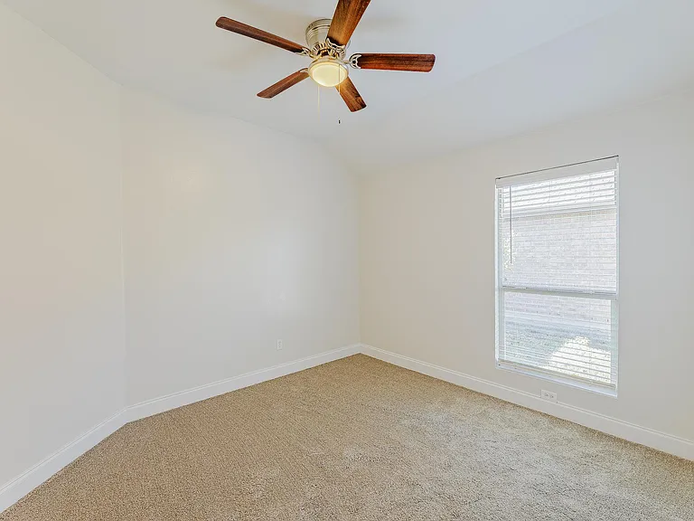 2805 Marsha Ln — Photo 9