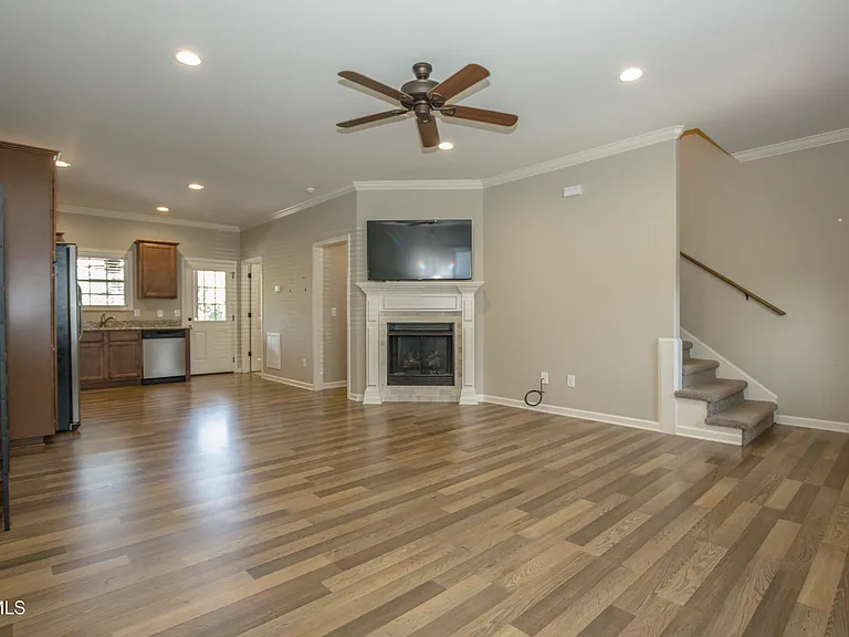 1900 Knob Creek Rd #402 — Photo 4