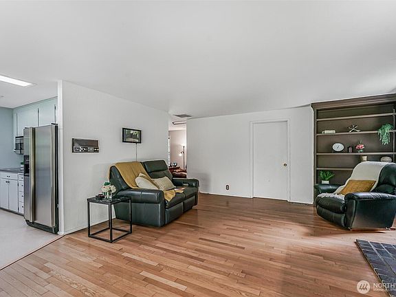 5th image of 23326 SE 199th Street