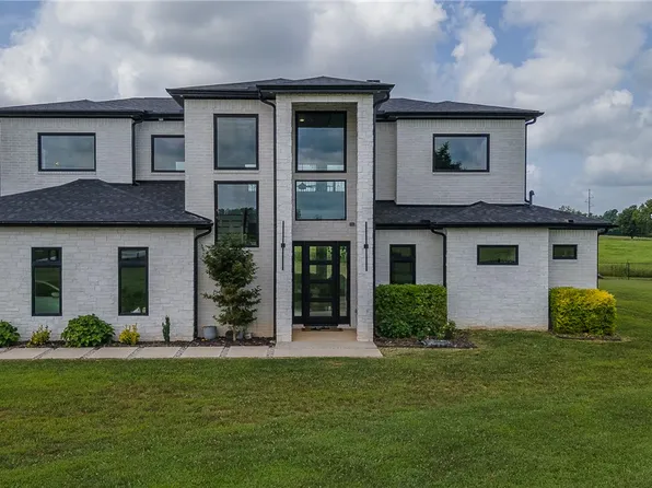 10796 SW Grand Summit Ln, Bentonville, AR 72713