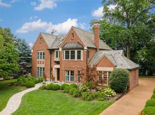 76 Lake Forest Dr, Saint Louis, MO 63117