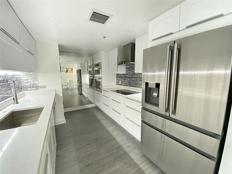 500 NE 29th St #608 — Photo 6