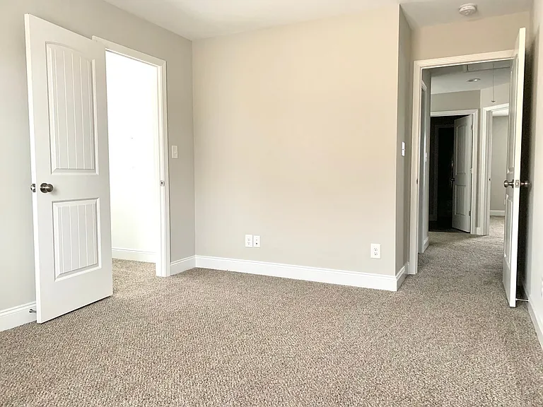 712 Banister Dr — Photo 24