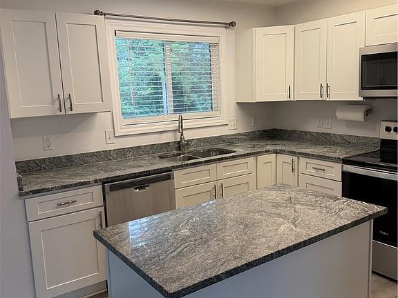 5th image of 4341 Frontenac Dr