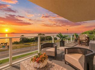 1020 Sunset Point Rd Unit 303, Clearwater, FL 33755