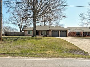 307 S 8th St, Noble, OK 73068
