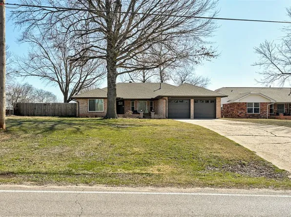 307 S 8th St, Noble, OK 73068