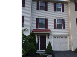 20 Chaser Ct, Reading, PA 19607