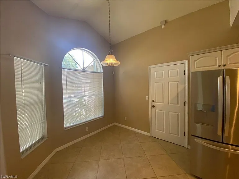 12781 Eagle Pointe Cir — Photo 3