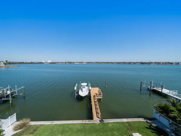6976 S Shore Dr S, South Pasadena, FL 33707