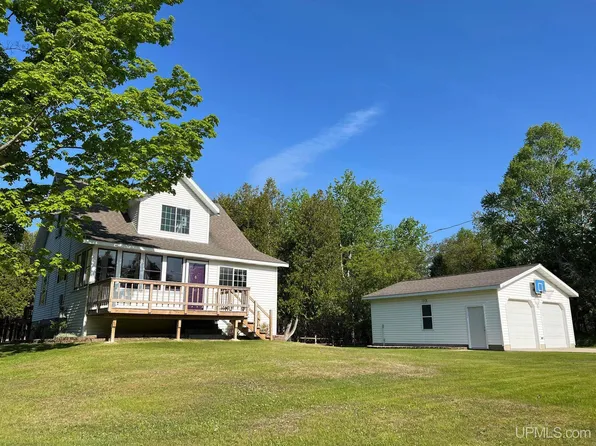 549 N Houghton Ave, Manistique, MI 49854