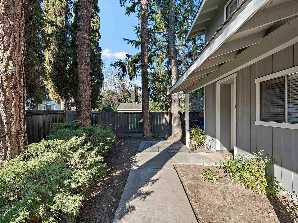 1177 Smith Ave #2