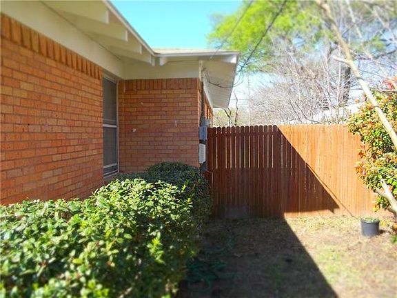 3rd image of 1001 E Alan Ave
