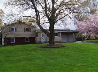 36 Scenic Cir, Rochester, NY 14624