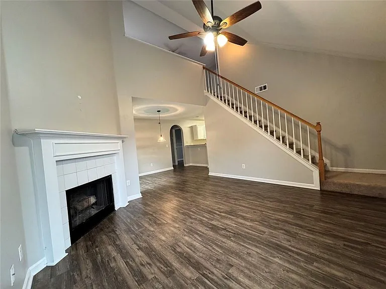 204 Park Pl — Photo 3