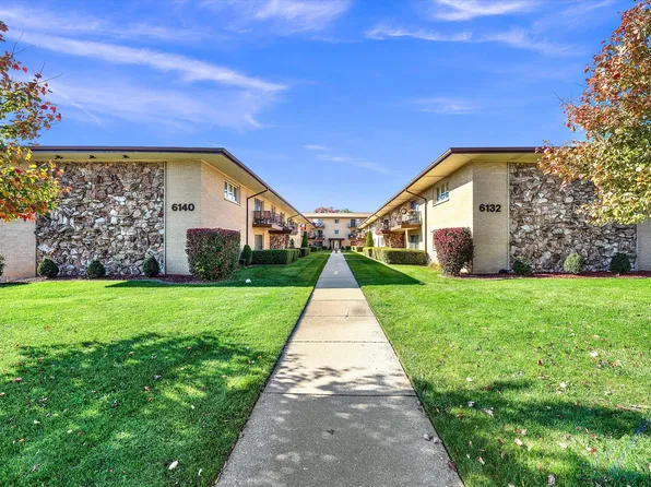 6138 S Kensington Ave #203, La Grange, IL 60525