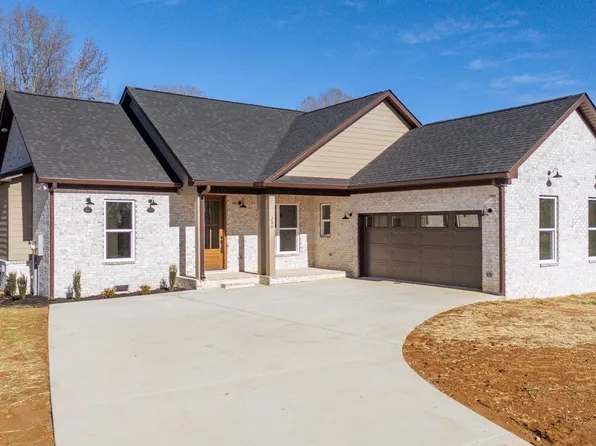 200 Belvedere Cir, Savannah, TN 38372