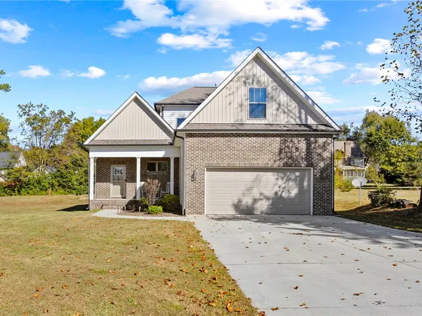103 Ashford Ct, Easley, SC 29642