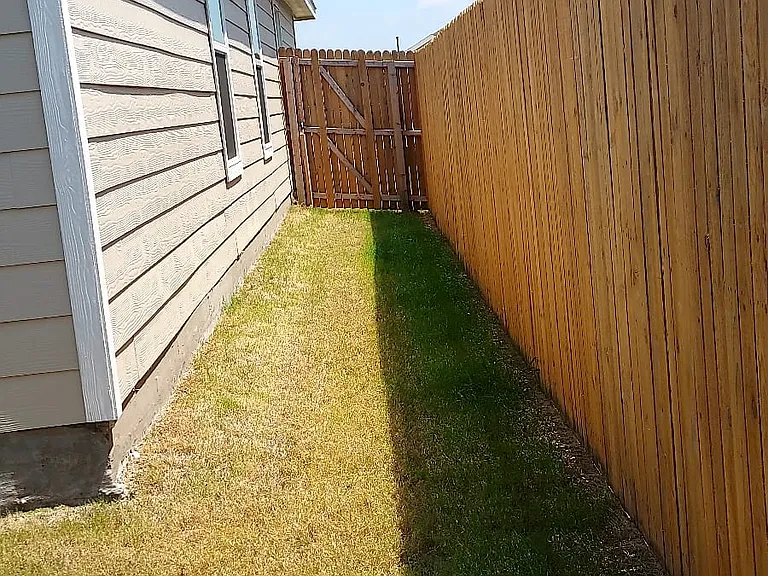 Fence IN