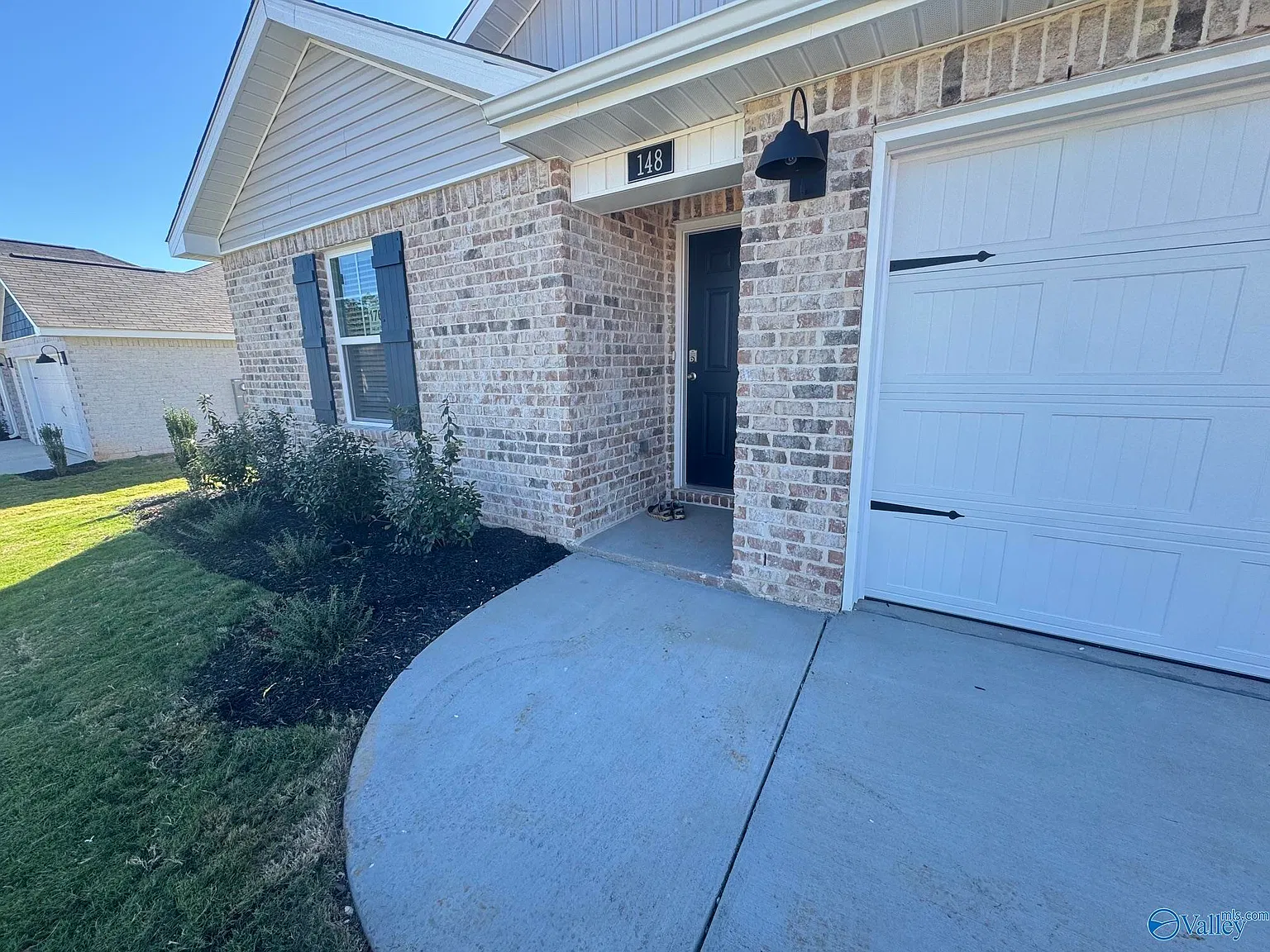 4 bed, 2.0 bath, 1558 sqft, $1,695 — Photo 2
