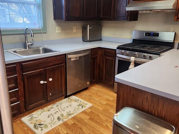 5th image of 529 E Revere Way
