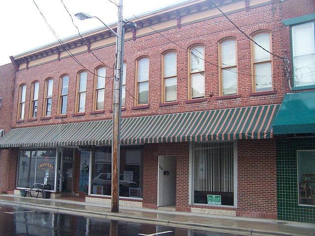 1st image of 216 N Poindexter St