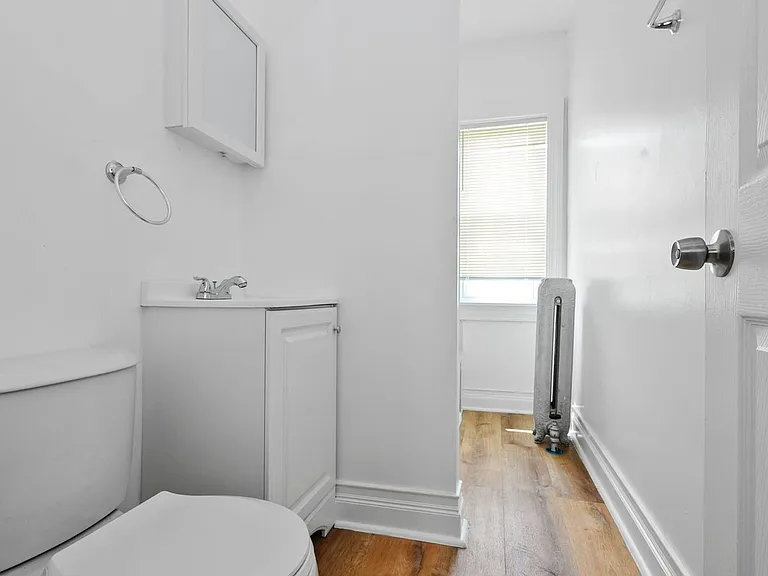 7557-59 S. Calumet Ave. / 348-58 E 76th St. — Photo 8