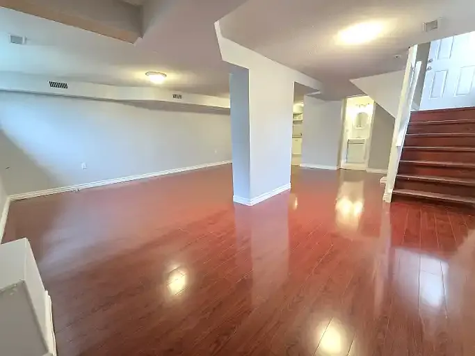 585 Montcalm Ave #2 — Photo 4