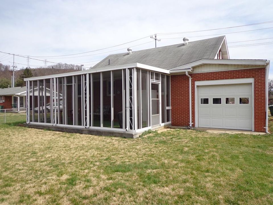 2nd image of 820 Cambridge Ave