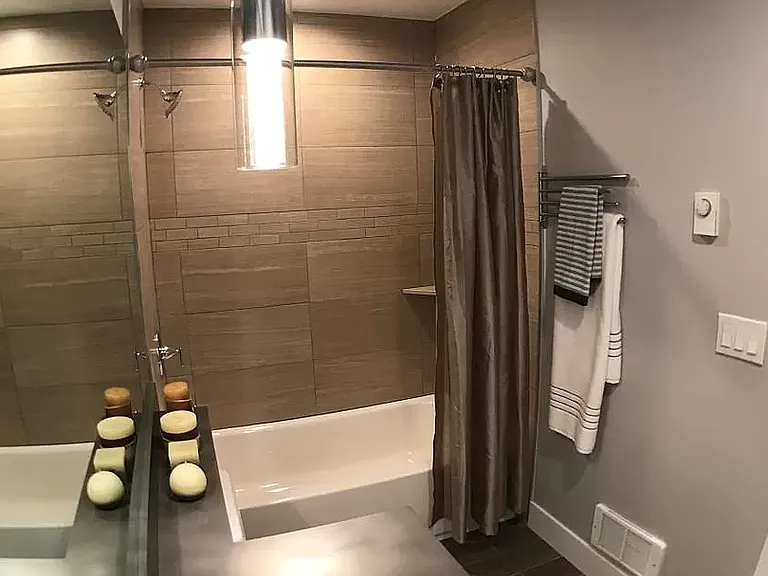 826 Sunset Blvd NE — Photo 5