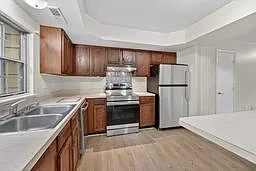 3 bedroom townhouse — Photo 2