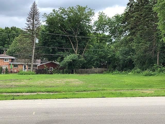 2nd image of 313 W Glade Rd