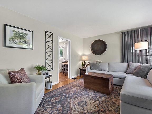 5th image of 2375 Swansea Rd