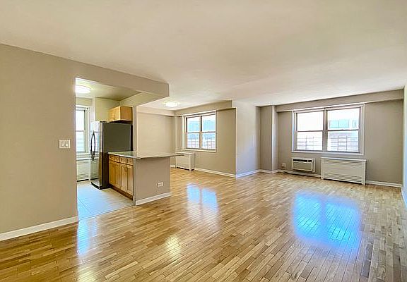 3rd image of 310 Greenwich St #3104J