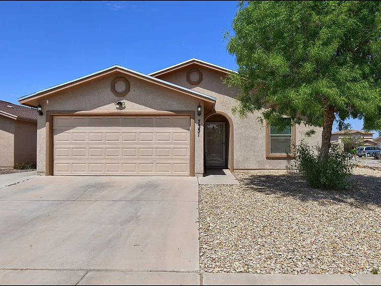 7351 Burntside Ln — Photo 1