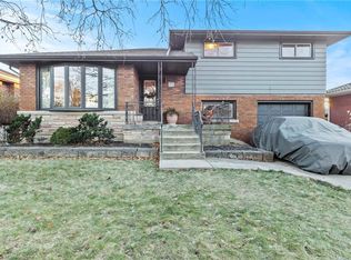 173 Columbia Dr, Hamilton, ON L9C3Y7