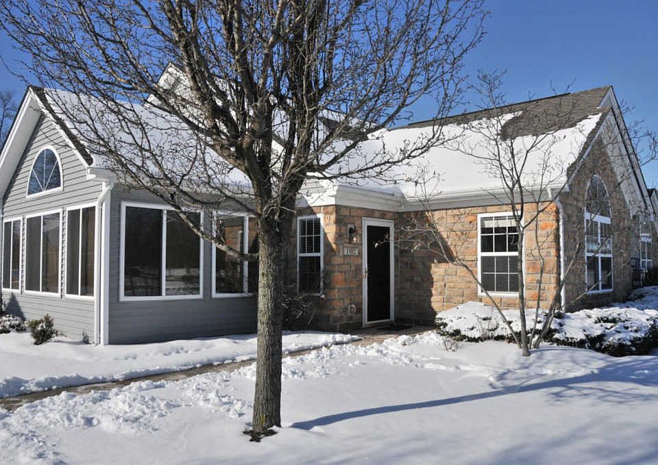 1st image of 102 Saint Andrews Cir #102