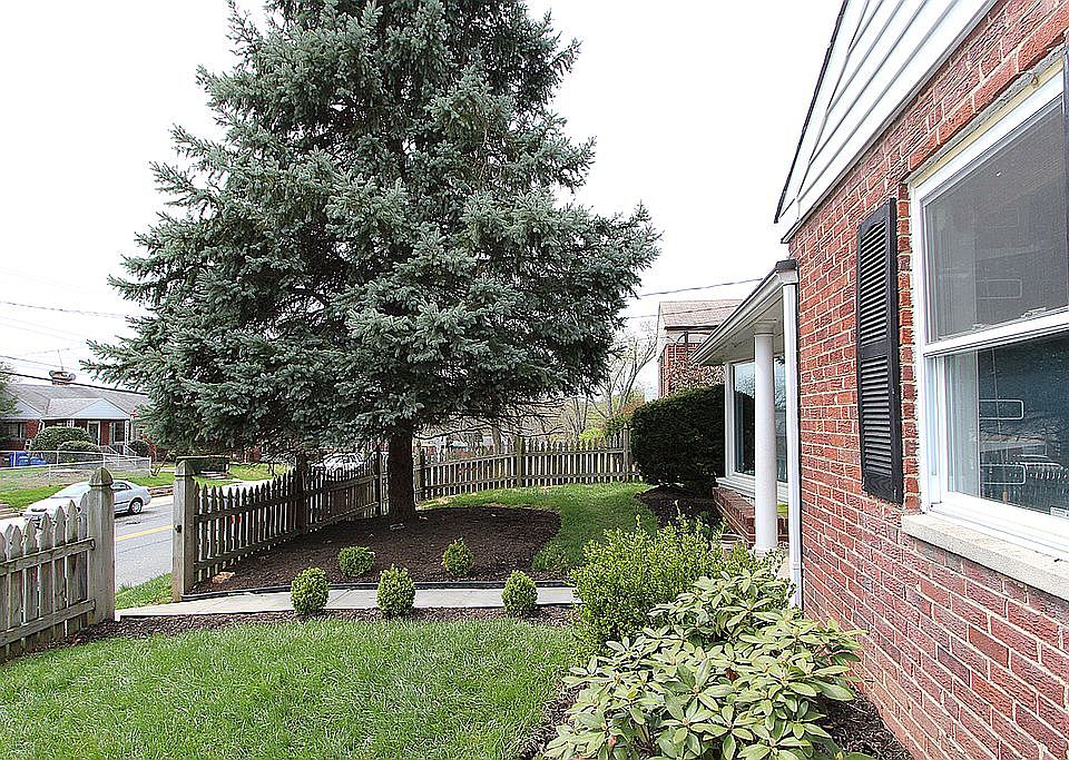 2nd image of 2419 Dennis Ave
