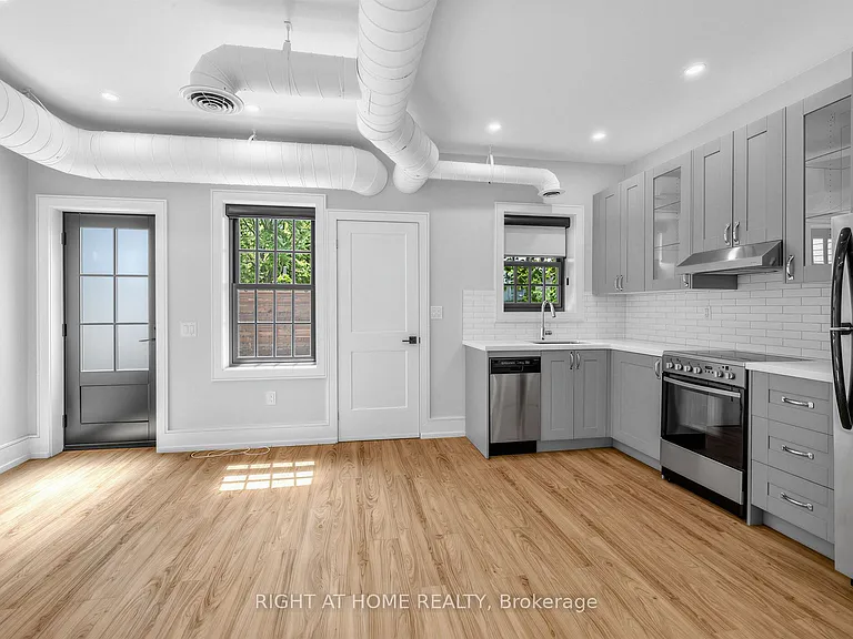 1095 Queen St E #2 — Photo 5
