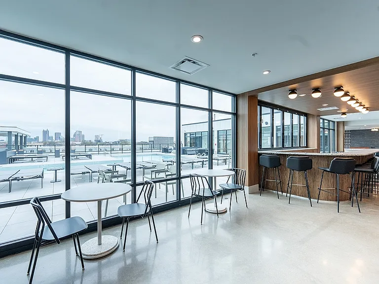 4th & 5th Rooftop Pool and lounge