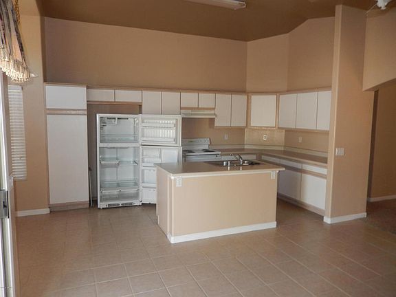 3rd image of 14219 N 149th Dr
