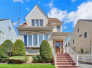 57 Munro Blvd, Valley Stream, NY 11581