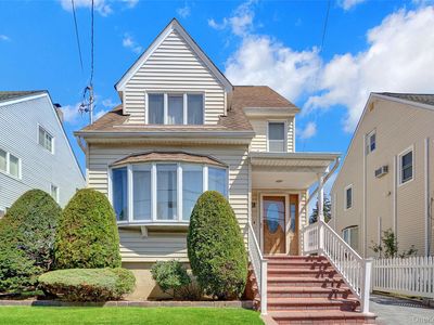 57 Munro Boulevard, Valley Stream, NY, 11581