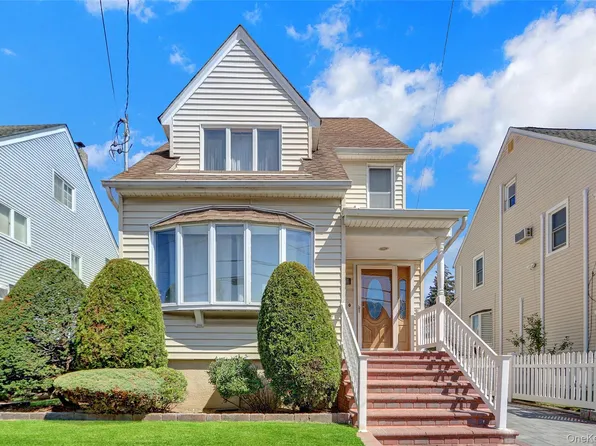 57 Munro Boulevard, Valley Stream, NY 11581