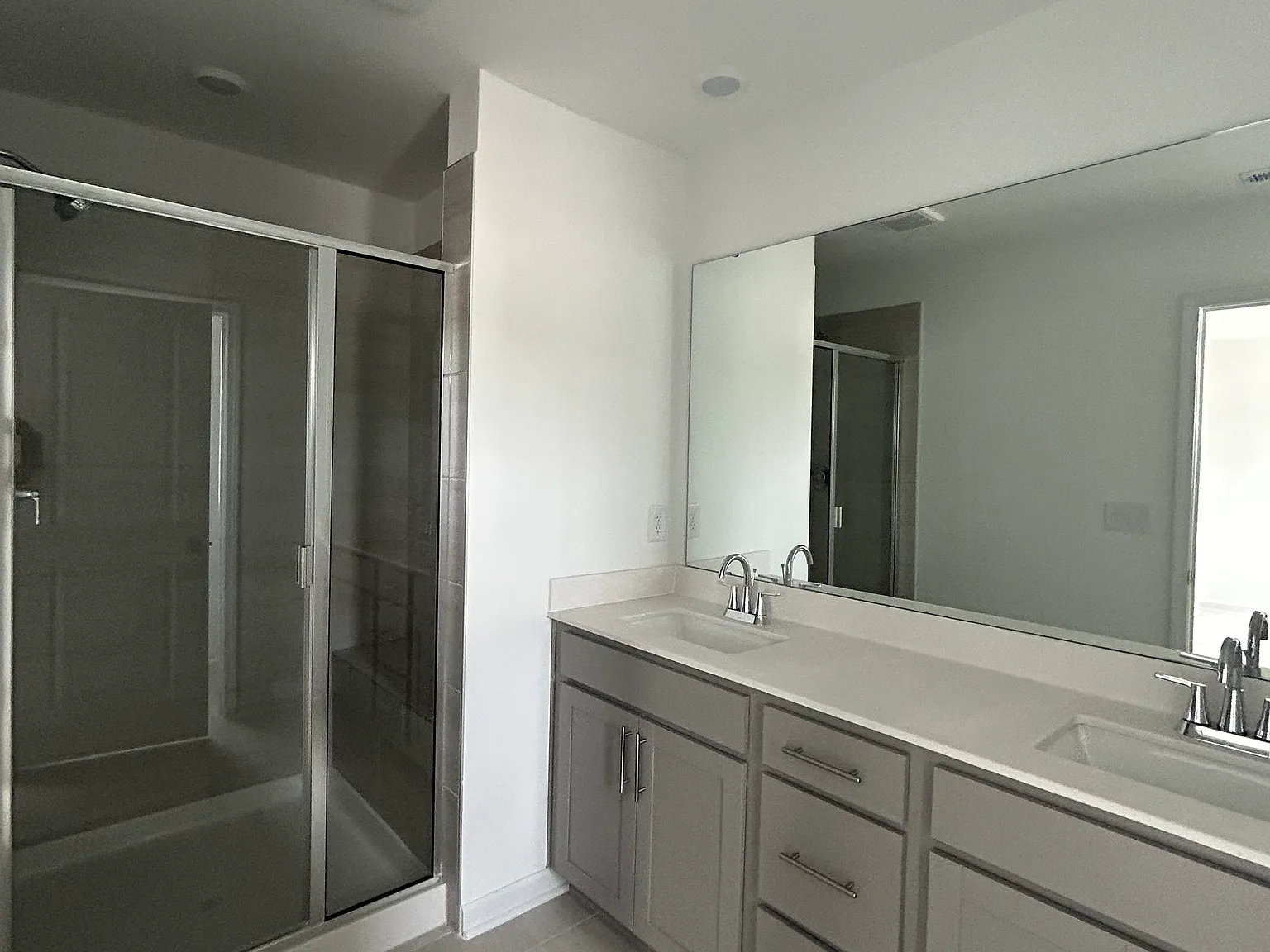 3 bed, 2.5 bath, 1931 sqft, $2,100 — Photo 2