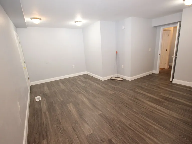 114-118 S Parke St — Photo 10
