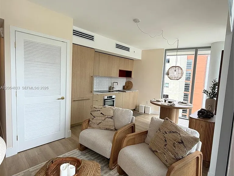 90 NE 32nd St #1012 — Photo 9
