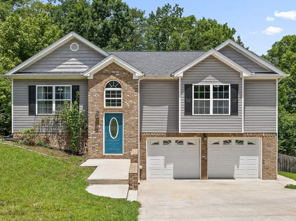 1021 Falcon Run Dr, Soddy Daisy, TN 37379